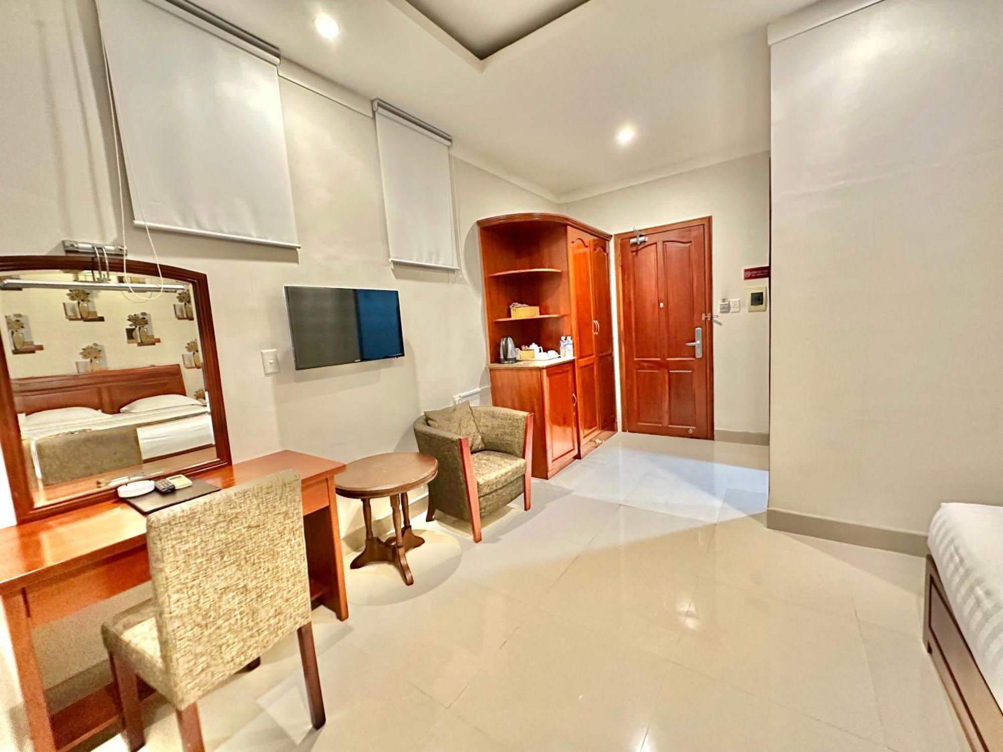 Long Bao Chau Hotel Thu Dau Mot Dış mekan fotoğraf