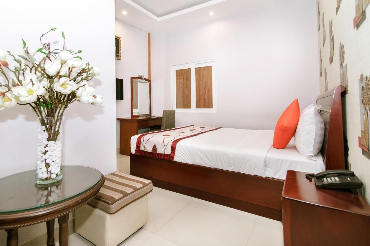 Long Bao Chau Hotel Thu Dau Mot Dış mekan fotoğraf